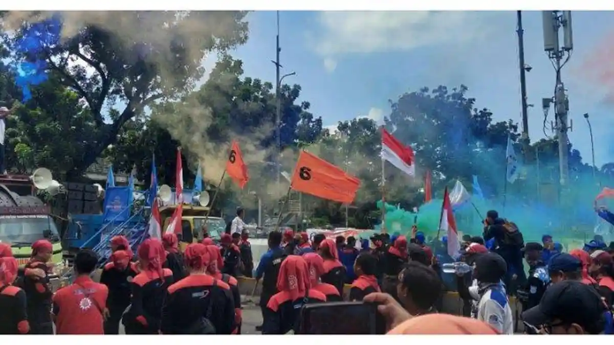 Demo Buruh dan Mahasiswa di Jakarta Pusat, Ribuan Polisi Dikerahkan