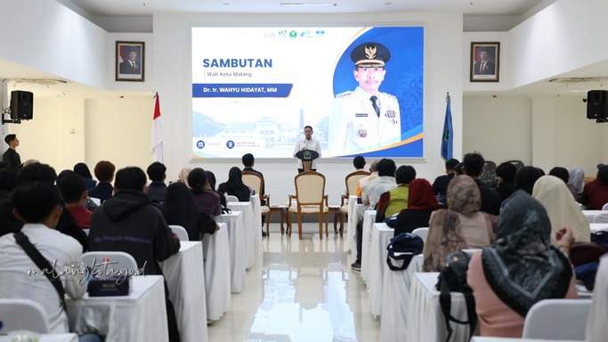 Wali Kota Malang Wahyu Hidayat memberikan sambutan pada pelatihan desain grafis Diskominfo