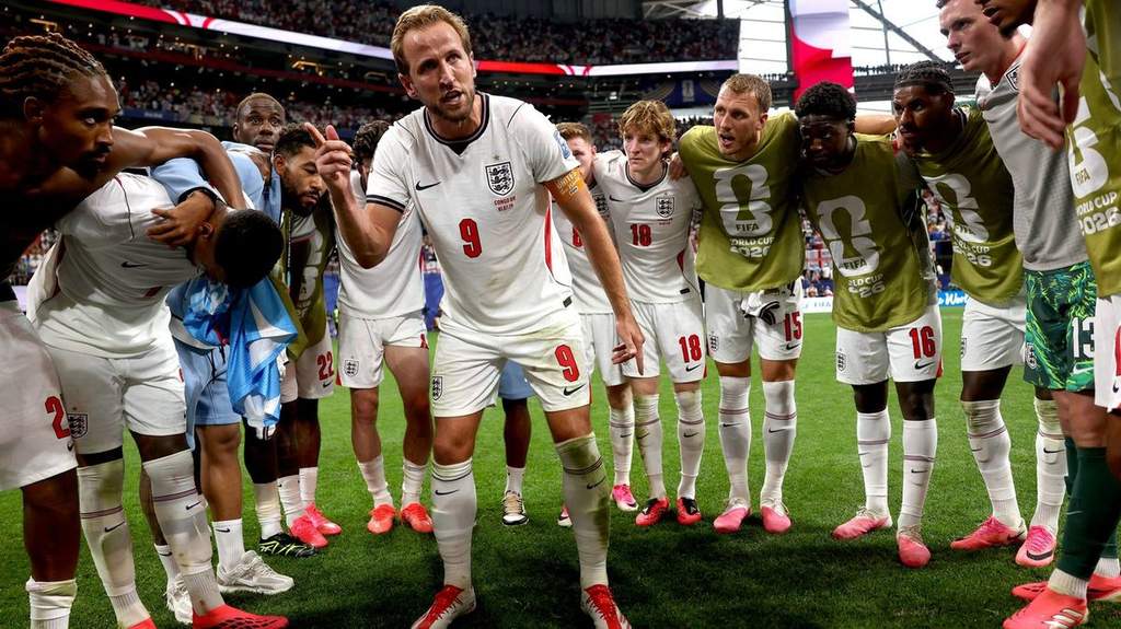 Bus tim nasional Inggris tiba di Stadion Azteca menjelang laga melawan Meksiko di Piala Dunia 2026