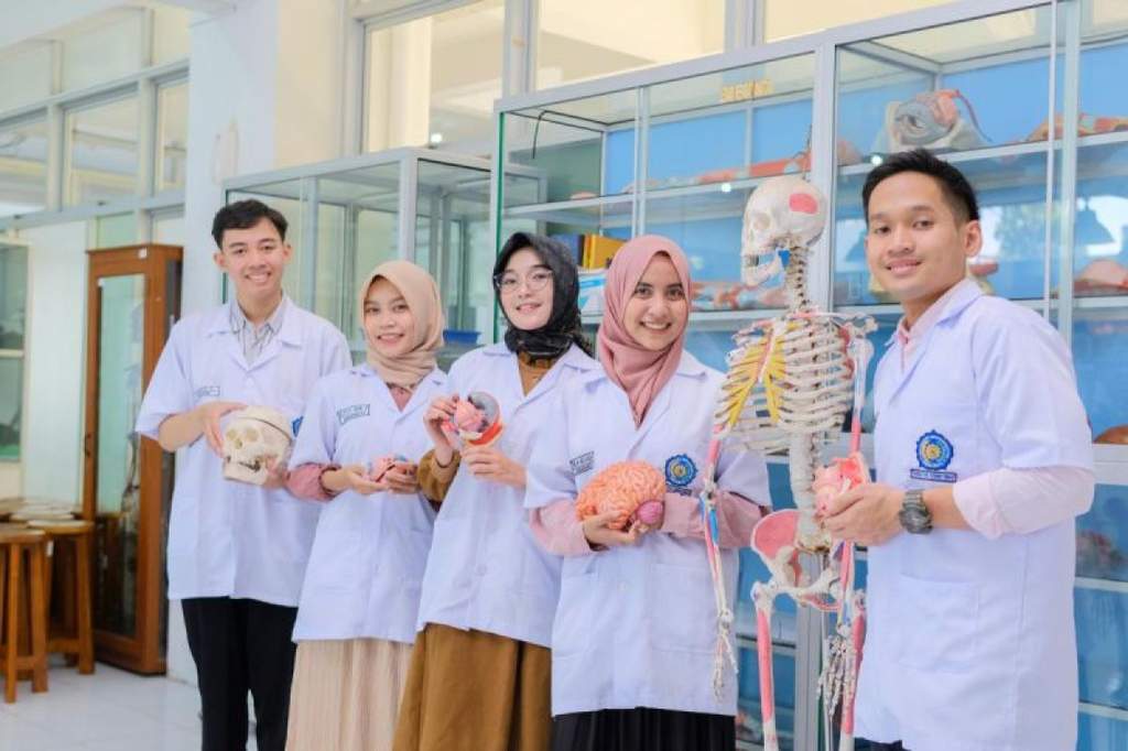 Gedung RSUP Prof. Dr. R.D. Kandou Manado lokasi penghentian sementara program studi PPDS Anestesi