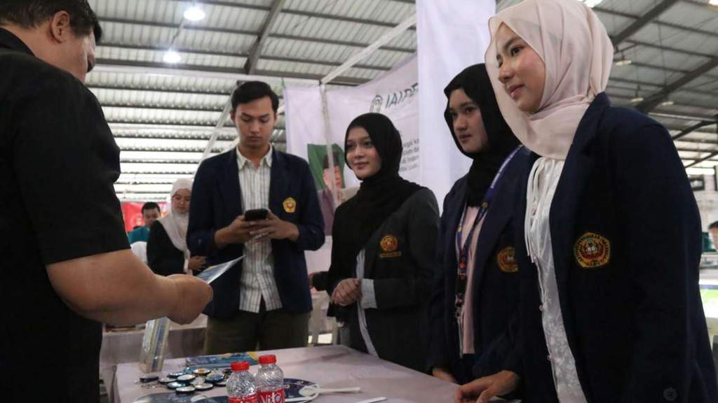Suasana pembukaan pembukaan acara GARUT NEXT GEN 2026 di Garut Plaza oleh Pemkab Garut dan APPSI