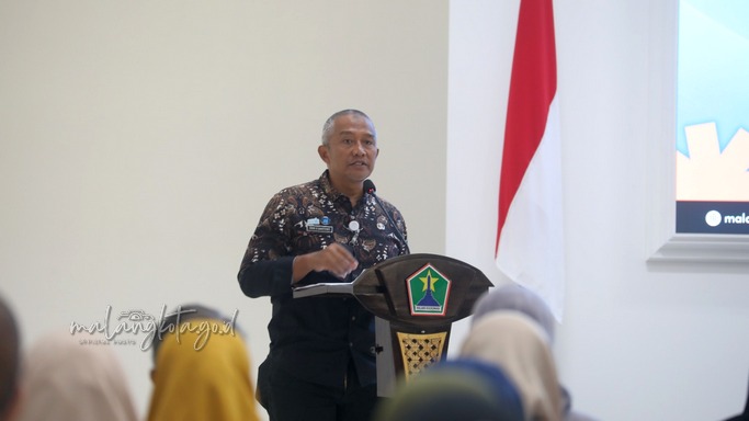 Sekda Kota Malang Erik Setyo Santoso memberikan arahan mengenai inovasi pelayanan publik ASN