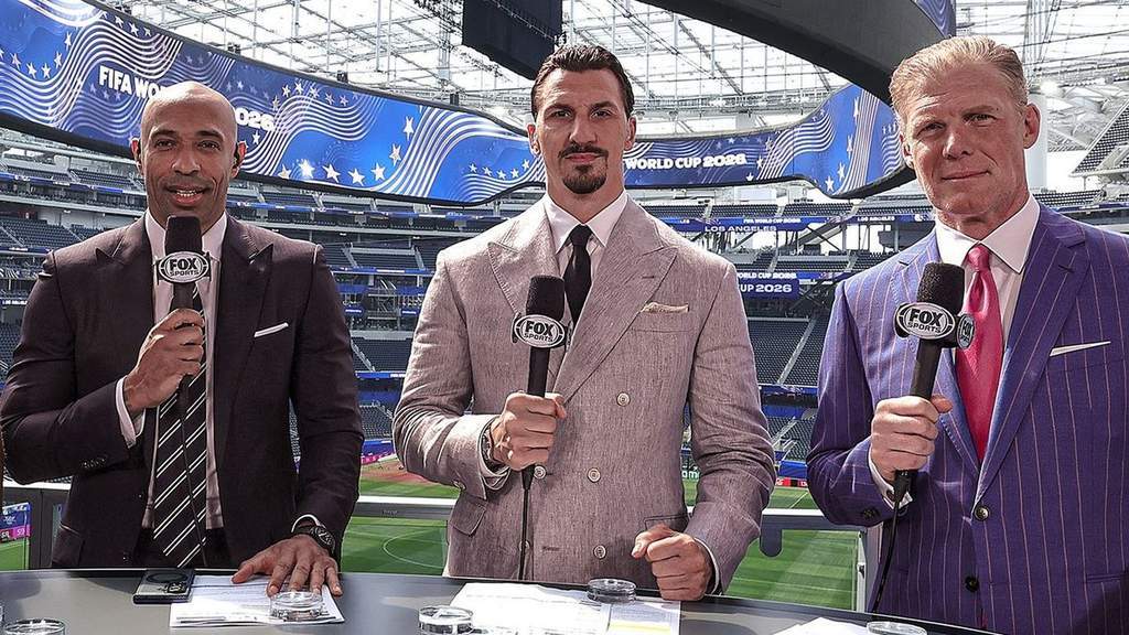Thierry Henry dan Alexi Lalas berdebat panas di studio TV didampingi Zlatan Ibrahimovic