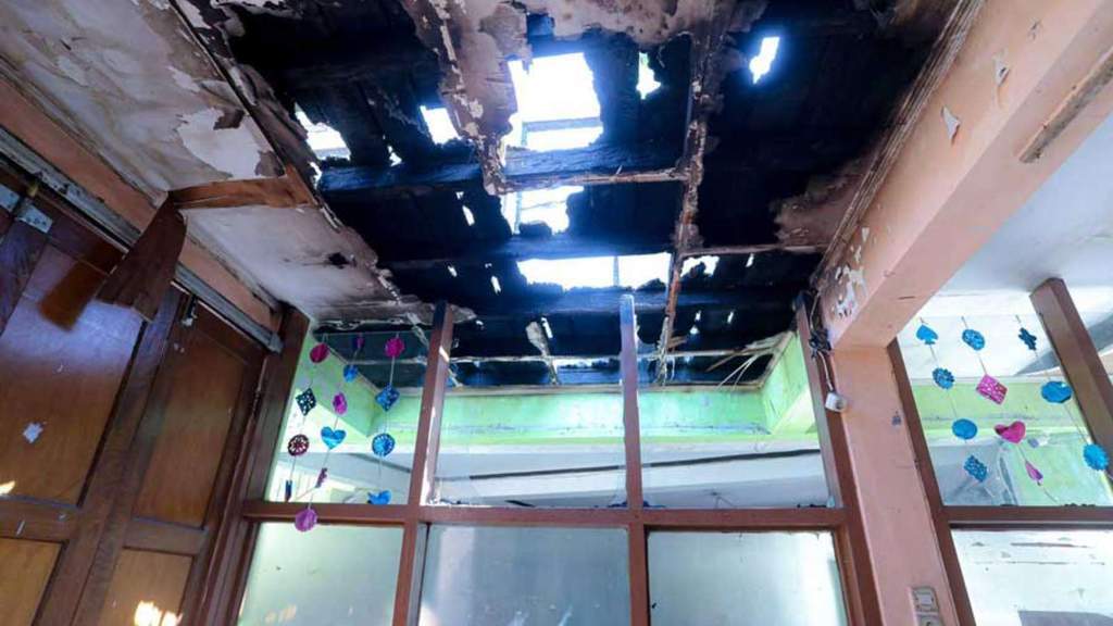 Wali Kota Bandung Muhammad Farhan meninjau puing kebakaran di Pondok Pesantren Al-Falah Dago