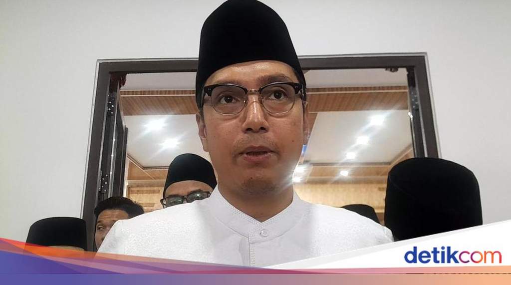 Wali Kota Medan Rico Waas saat berdiskusi mengenai kendala penanganan banjir di kawasan Belawan