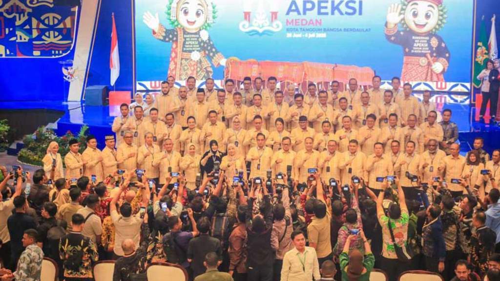Wamendagri Bima Arya memberikan sambutan di hadapan delegasi Youth City Changers APEKSI 2026